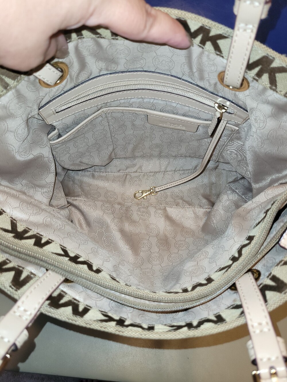 Michael Kors Jet Set Medium Logo Beige Signature Tote With Dust Bag. - Picture 8 of 16